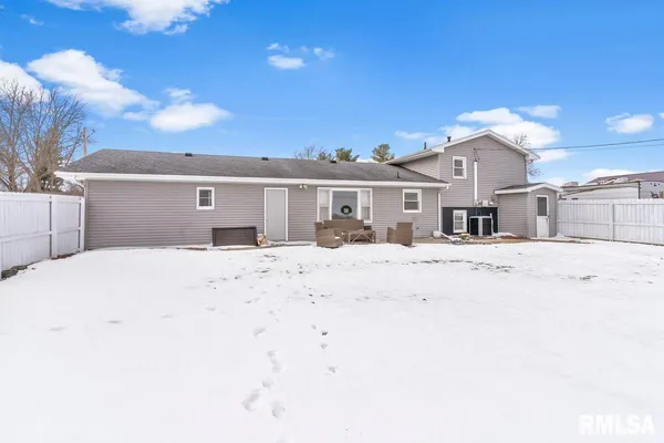 $260,000 | 50 Birch Lane, Williamsville, IL 62693