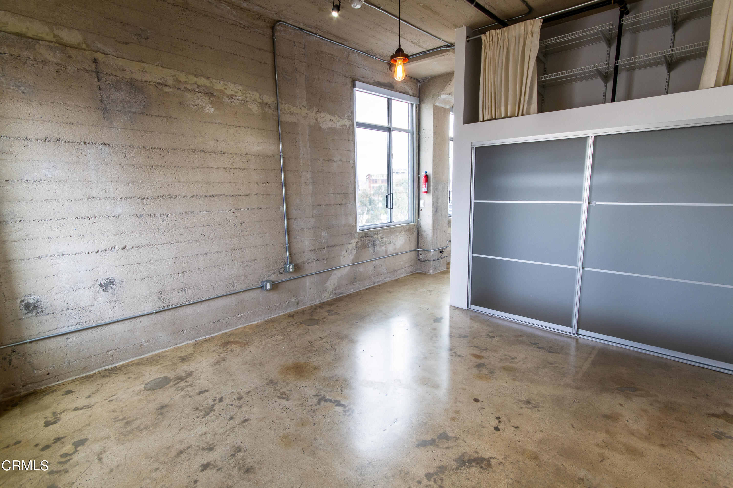 825 East 4th Street, Unit 501 Los Angeles, CA 90013 - Photo 17 of 19 a view of a small space