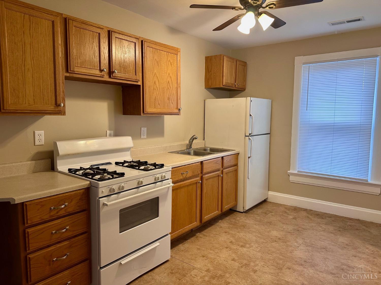 3939 Section Road Cincinnati, OH 45236 - Photo 5 of 21