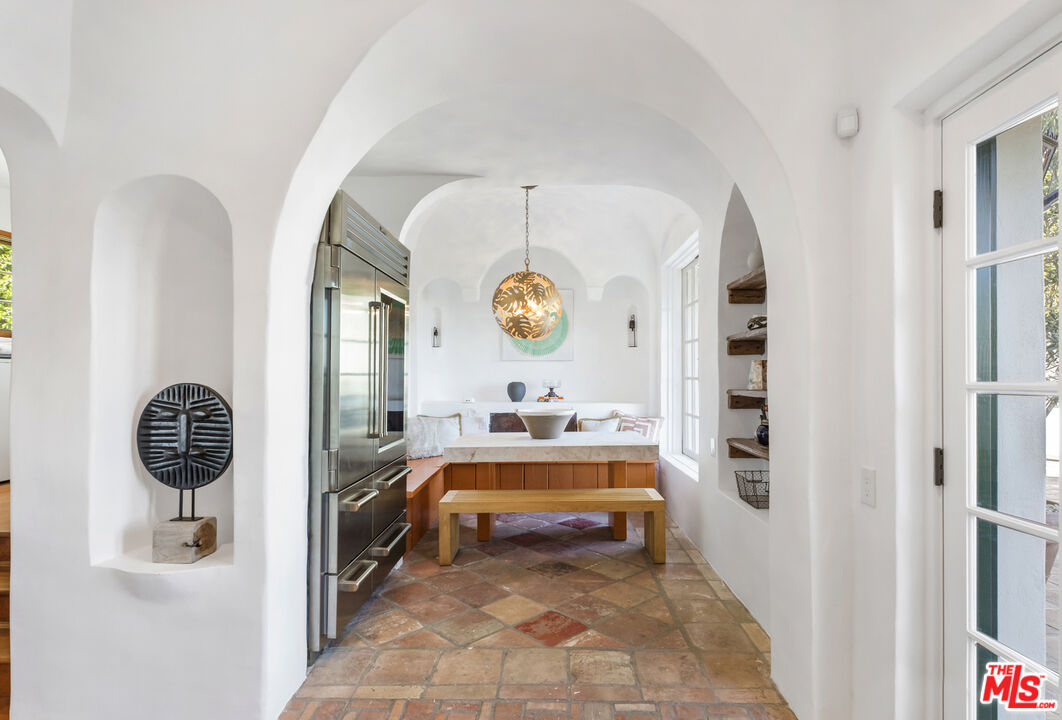 4565 Dundee Drive Los Angeles, CA 90027 - Photo 14 of 42 a view of living room