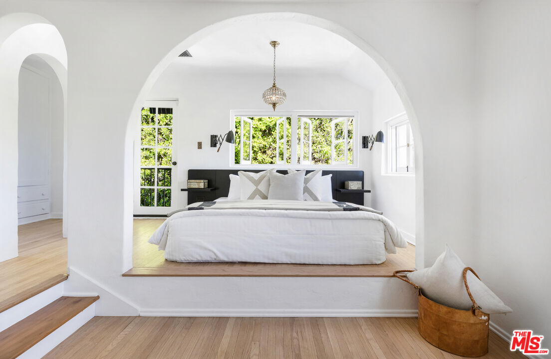 4565 Dundee Drive Los Angeles, CA 90027 - Photo 16 of 42 a living room with furniture and a window