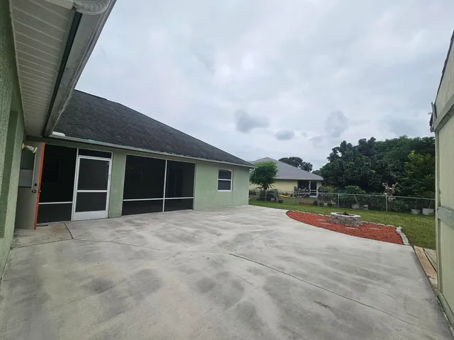 $2,700 | 3215 Southeast Pinto Street, Port St. Lucie, FL 34984