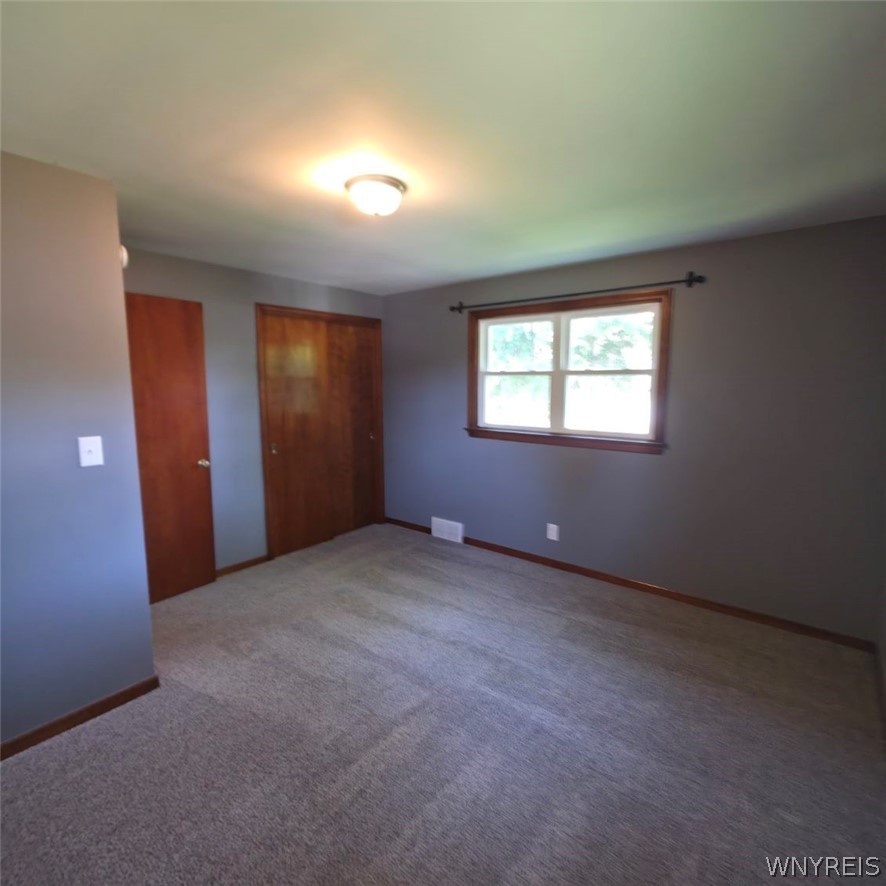 21 East And West Road West Seneca, NY 14224 - Photo 15 of 23