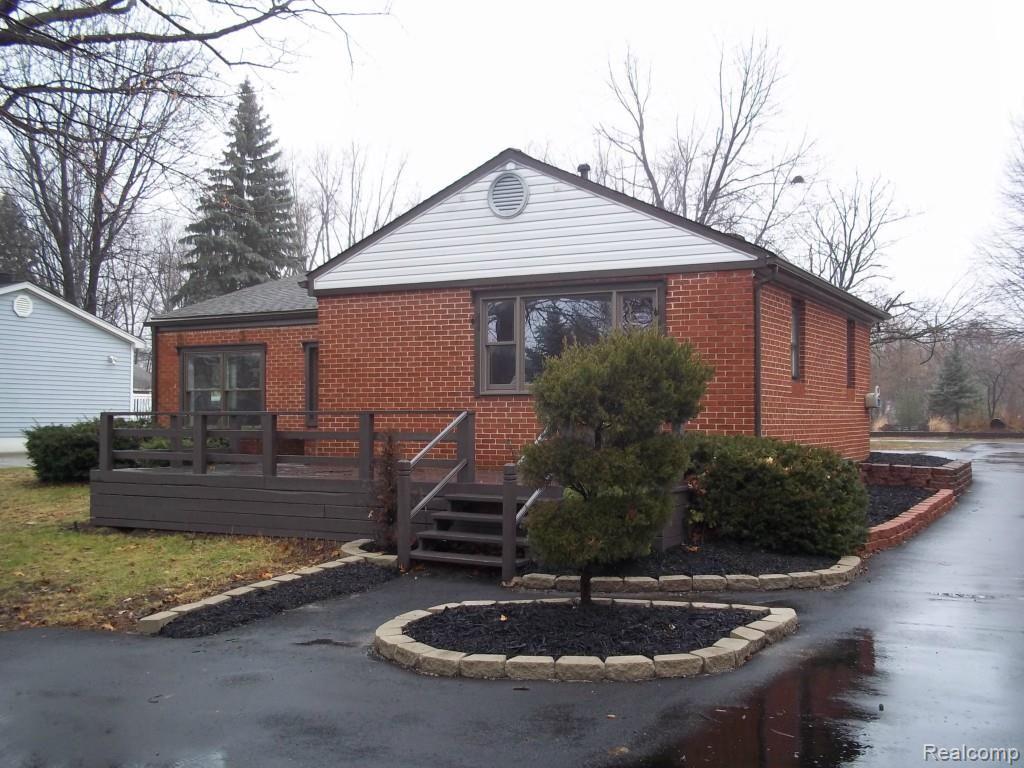 22598 Carter Road Trenton, MI 48183 - Photo 3 of 29 100_0580.jpg
