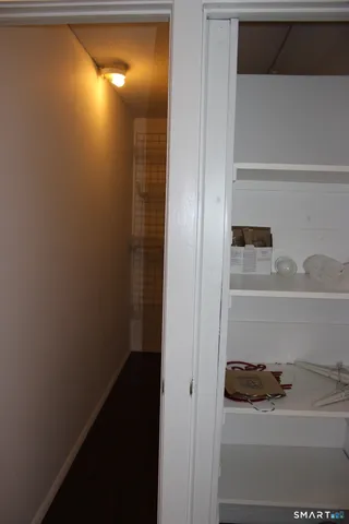 a view of a utility room