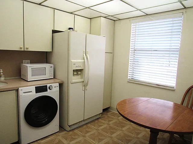 $1,850 | 120 Lake Meryl Drive, Unit 224, West Palm Beach, FL 33411