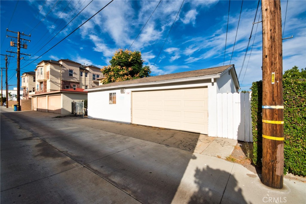 528 Howard Street Alhambra, CA 91801 - Photo 27 of 37 a view of a house with a street