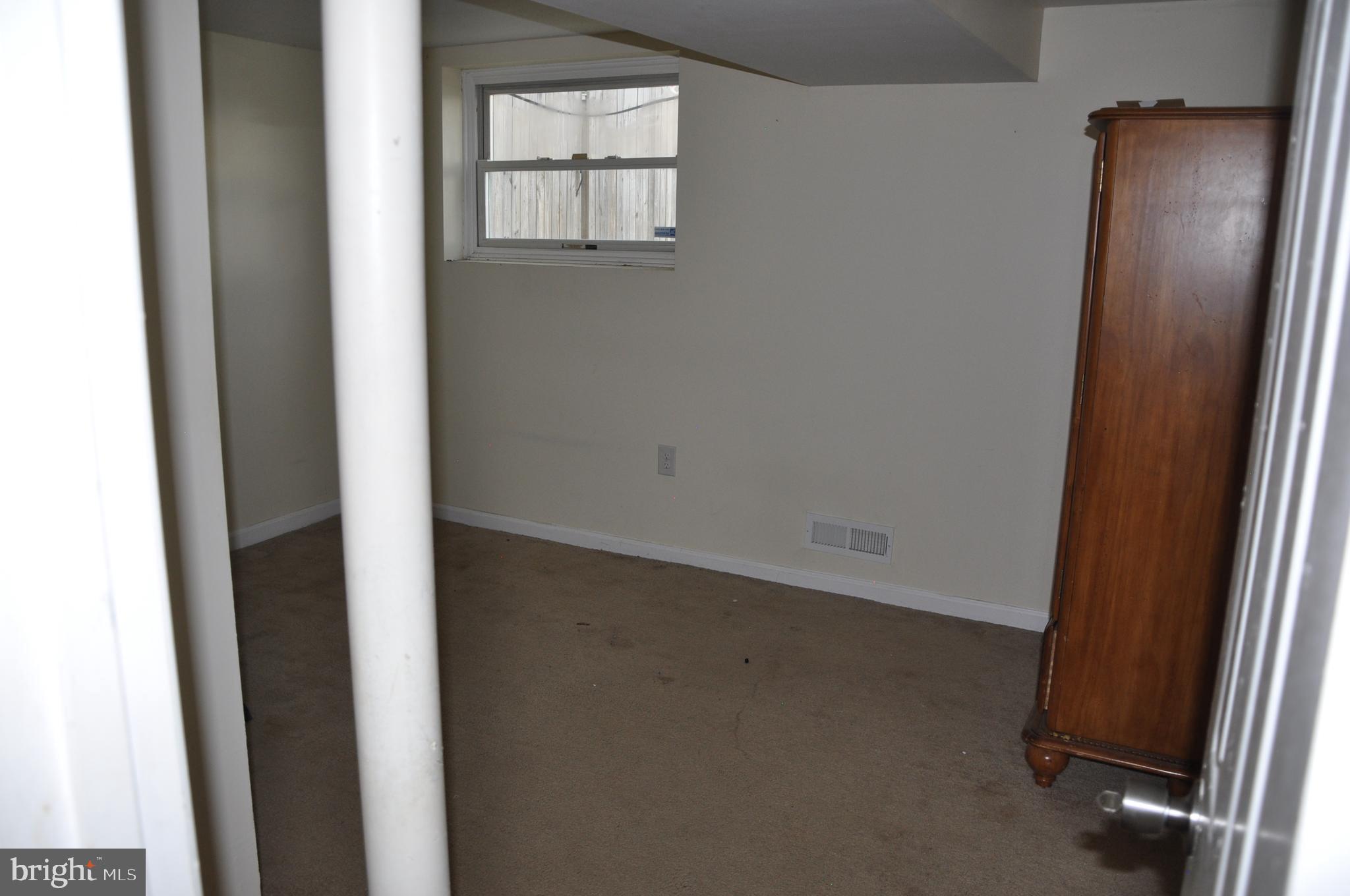 705 Crosby Road Baltimore, MD 21228 - Photo 31 of 37 a view of an empty room