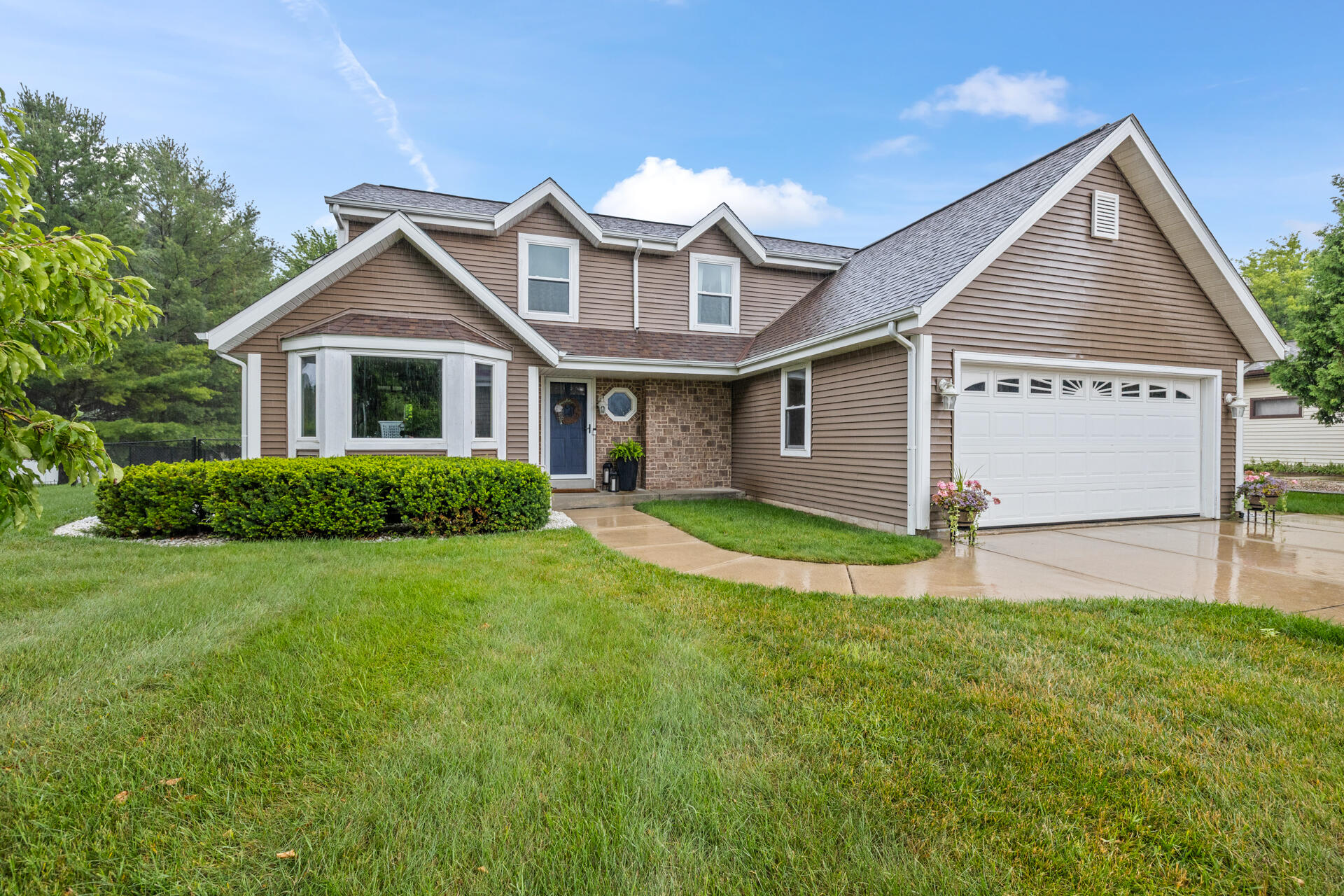 3960 Kings Way Slinger, WI 53086 - Photo 1 of 27 Front