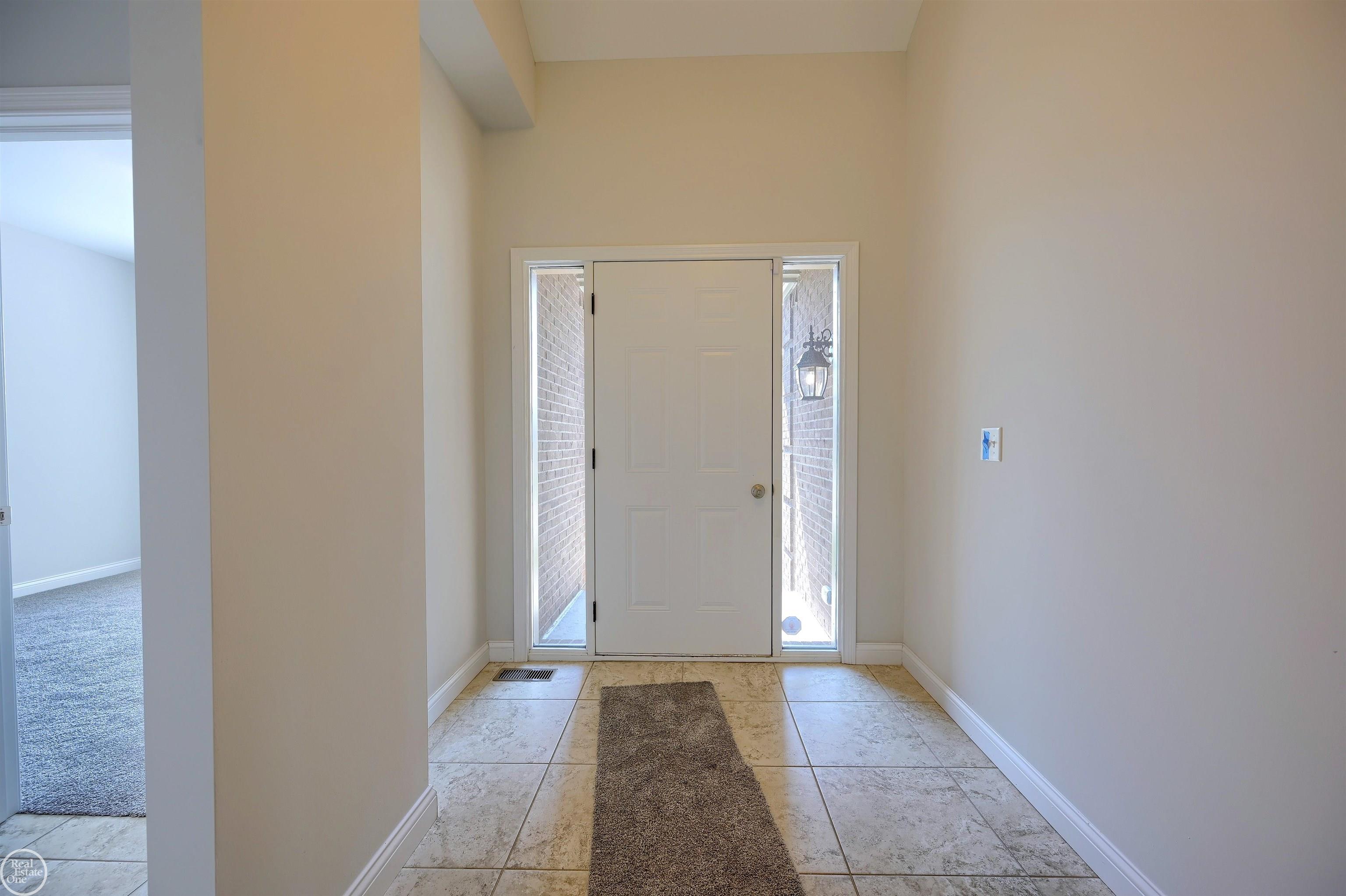 8199 22 Mile Road, Unit RIGHT SIDE ) Utica, MI 48317 - Photo 3 of 59