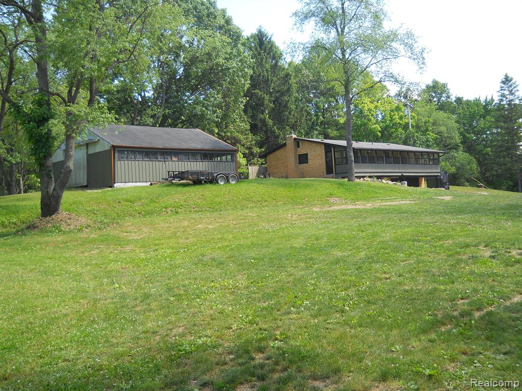 2829 East Schafer Road Howell, MI 48843 - Photo 22 of 38