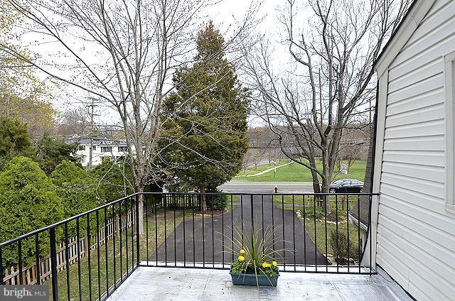 8520 Riverside Road Alexandria, VA 22308 - Photo 14 of 30 View
