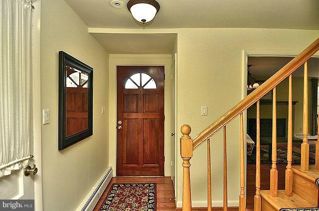 8520 Riverside Road Alexandria, VA 22308 - Photo 16 of 30 Entrance/Foyer