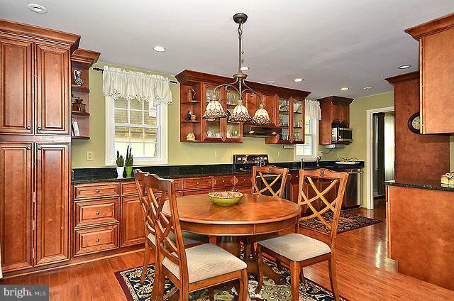 8520 Riverside Road Alexandria, VA 22308 - Photo 18 of 30 Kitchen