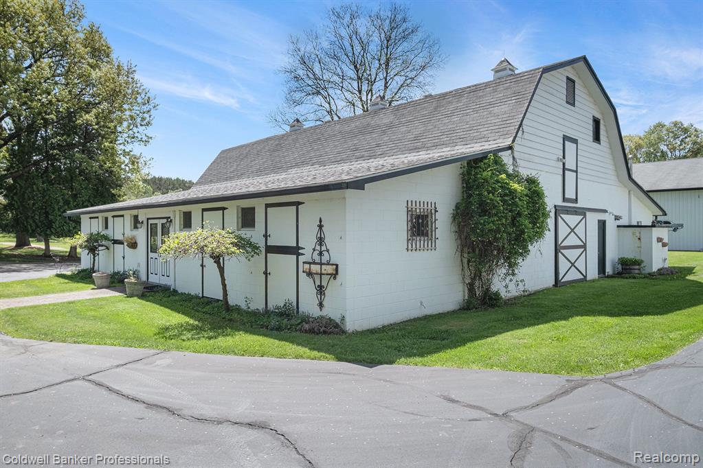 2103 East Newark Road Lapeer, MI 48446 - Photo 51 of 90