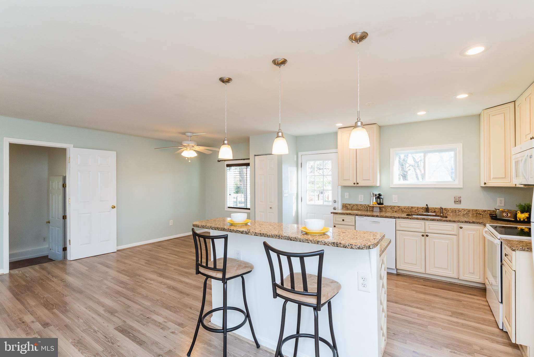 267 Pertch Road Severna Park, MD 21146 - Photo 8 of 44 Large country kitchen.