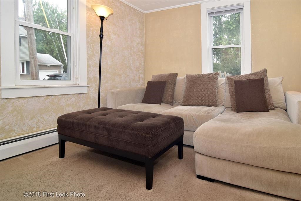 112 Milton Road Warwick, RI 02888 - Photo 5 of 28 Gallery Image 5
