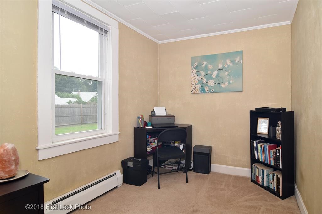 112 Milton Road Warwick, RI 02888 - Photo 6 of 28 Gallery Image 6