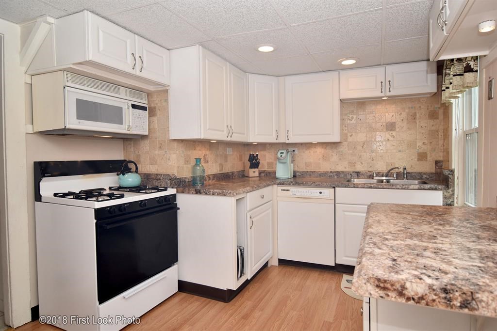 112 Milton Road Warwick, RI 02888 - Photo 7 of 28 Gallery Image 7