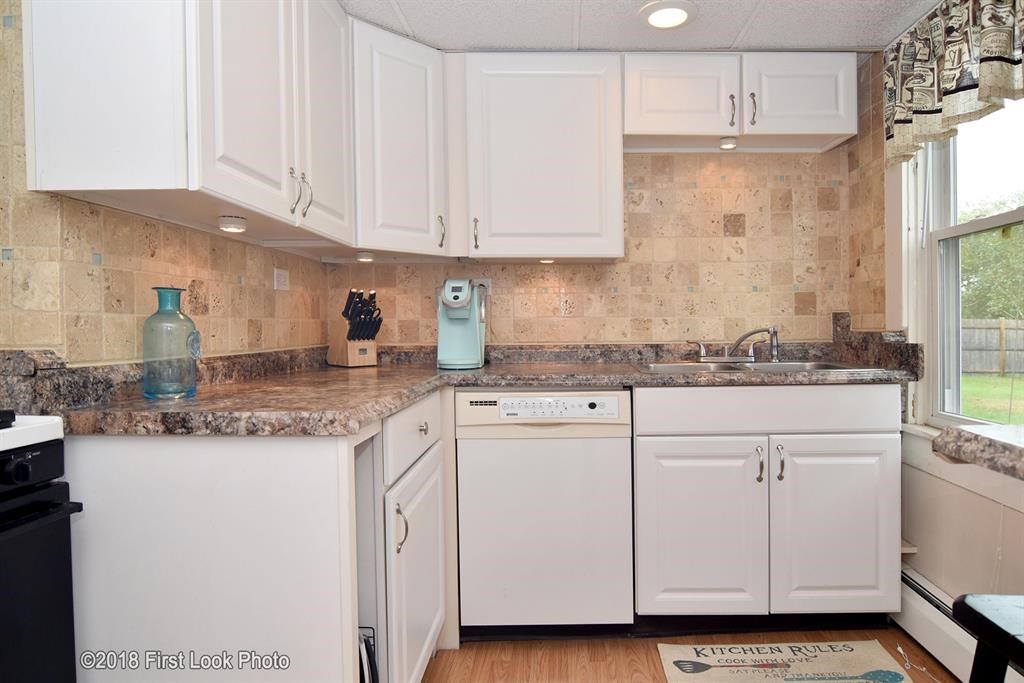 112 Milton Road Warwick, RI 02888 - Photo 8 of 28 Gallery Image 8