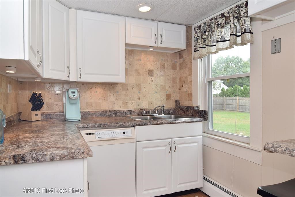 112 Milton Road Warwick, RI 02888 - Photo 10 of 28 Gallery Image 10