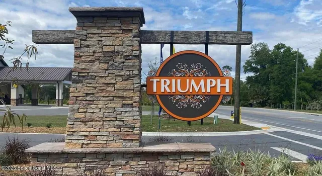 a view of a tennis court