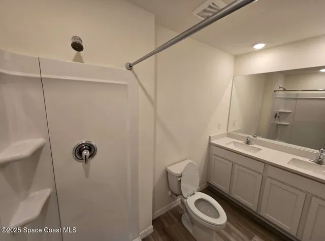 a view of a walk in closet