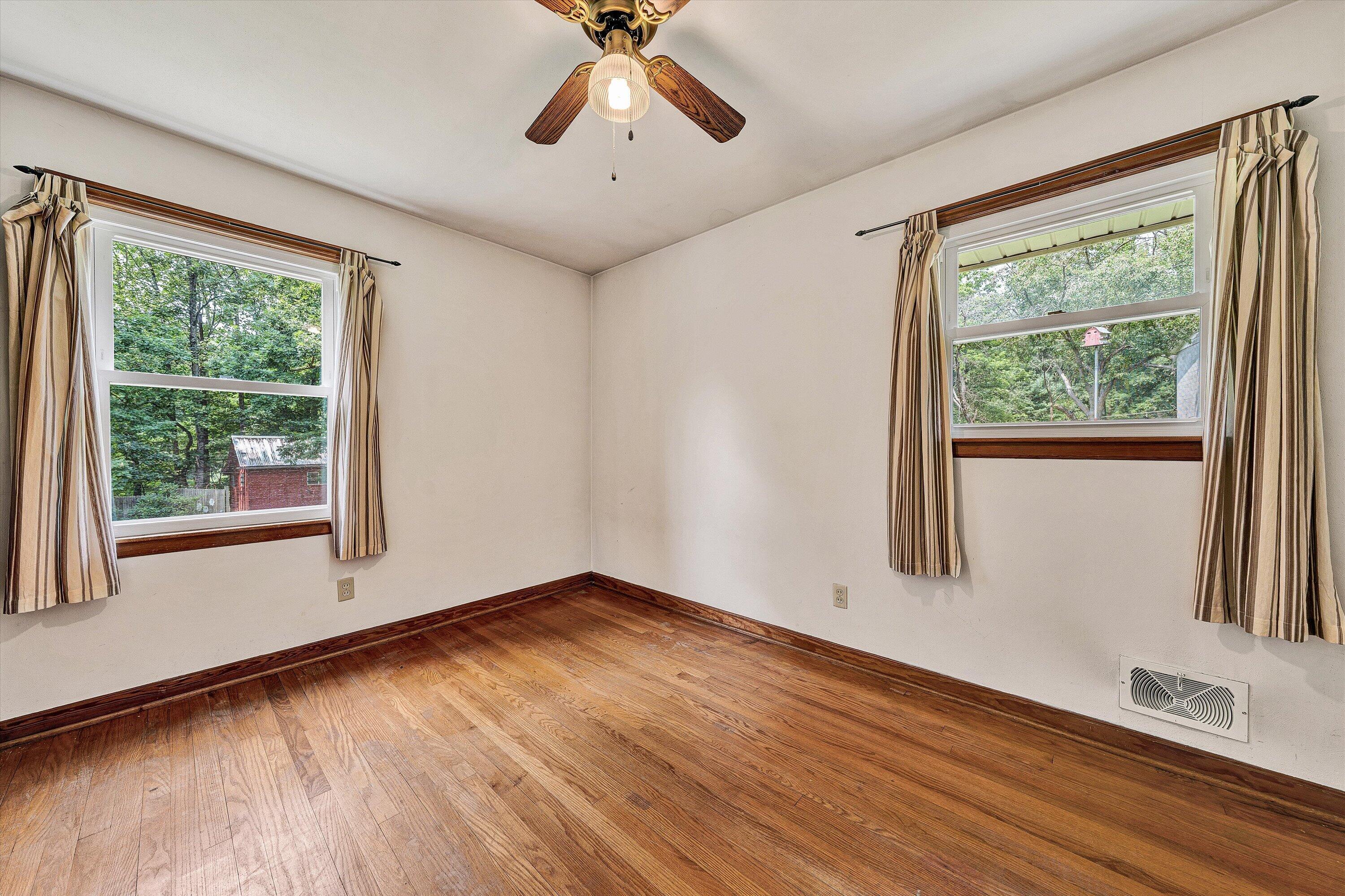 1819 N Road Salem, VA 24153 - Photo 14 of 36 14-DSC00094