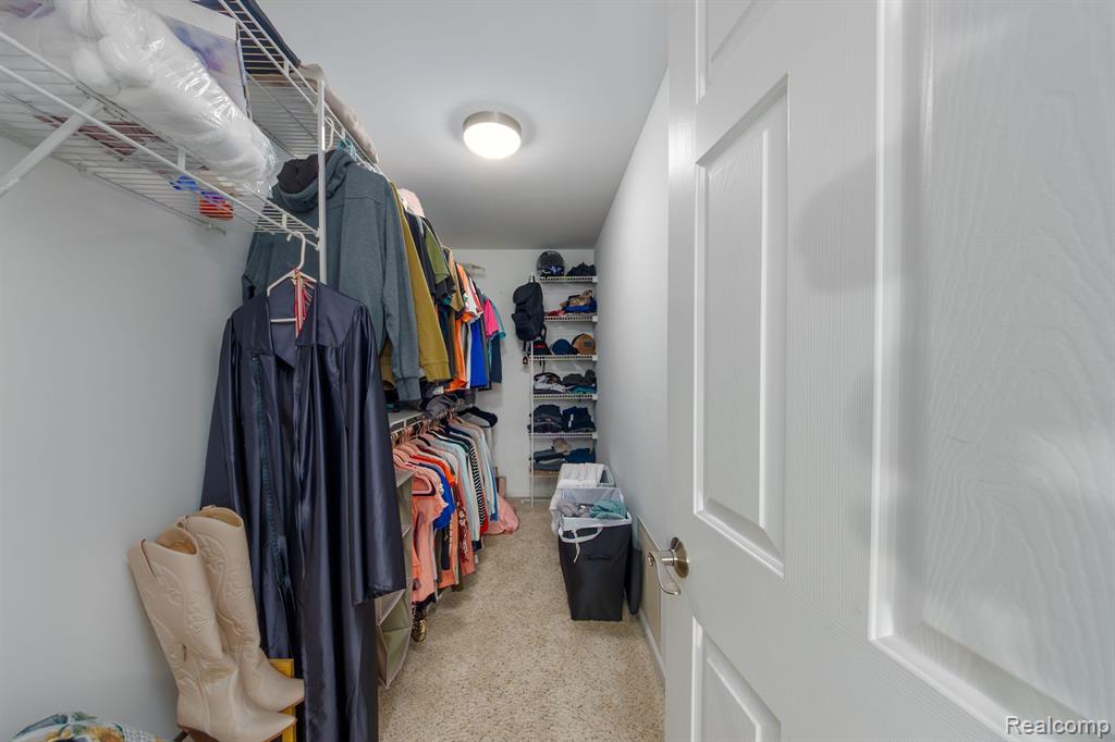 2383 Ava Howell, MI 48843 - Photo 15 of 30 Gallery Image 15