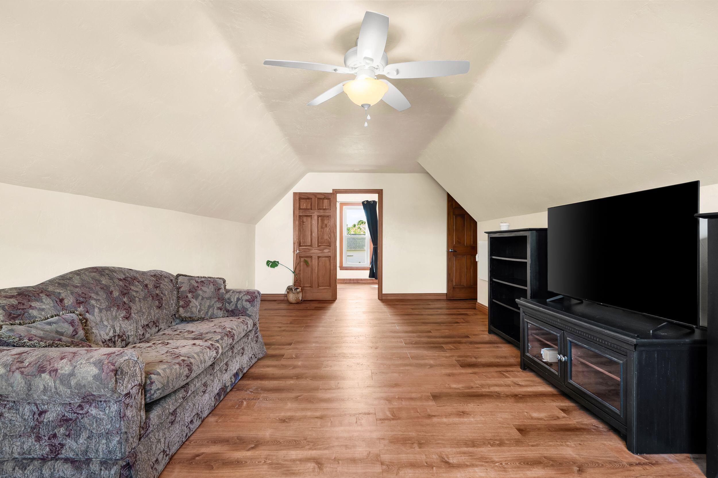 4501 North Stonebridge Court Appleton, WI 54913 - Photo 28 of 47 Bedroom 4