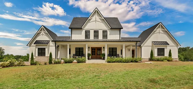 $875,000 | 3255 Harris Circle, Palmyra, TN 37142