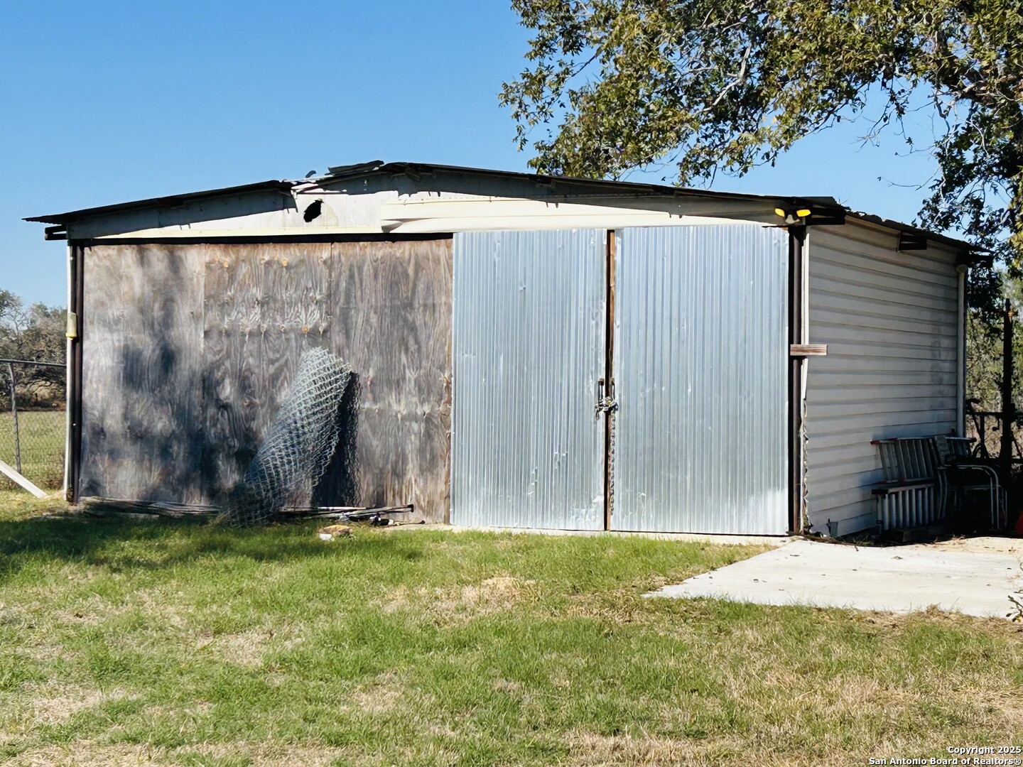 406 Hernandez Road Poteet, TX 78065 - Photo 17 of 19