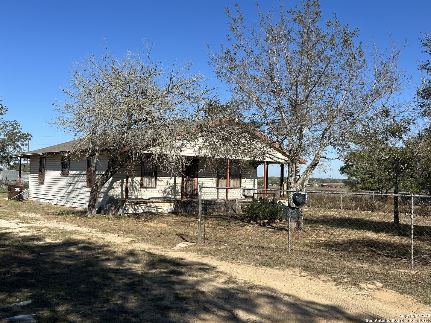 406 Hernandez Road Poteet, TX 78065 - Photo 3 of 19