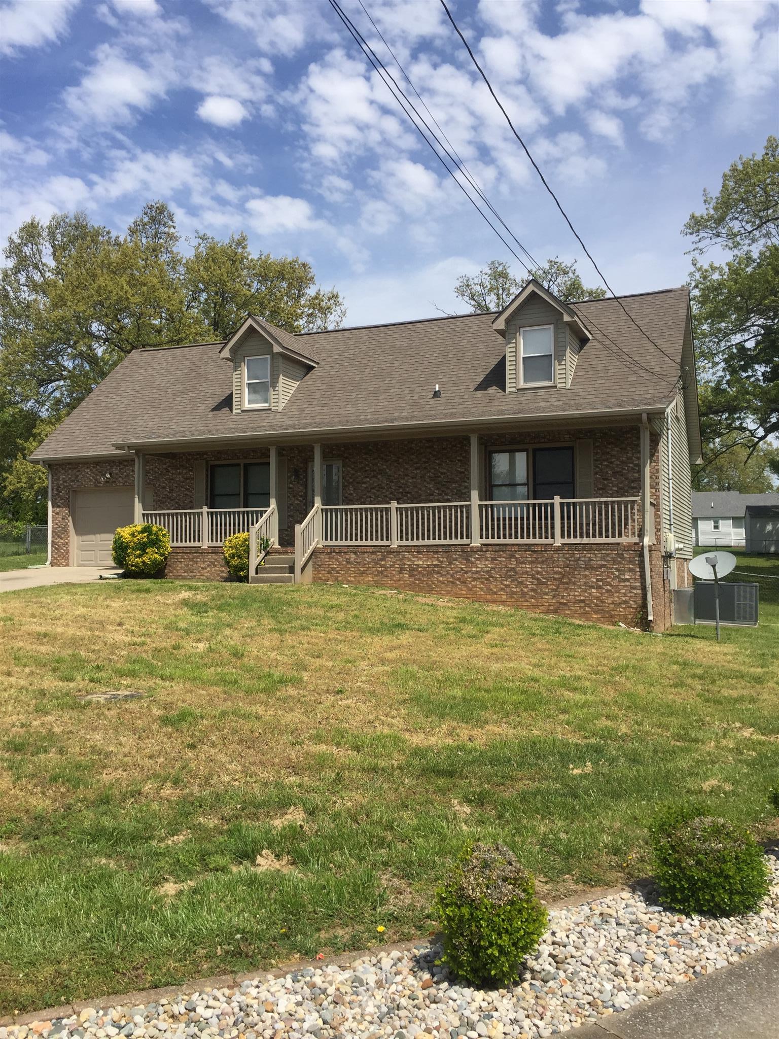 203 Quail Ridge Road Clarksville, TN 37042 - Photo 2 of 30 Huge front Country Porch!