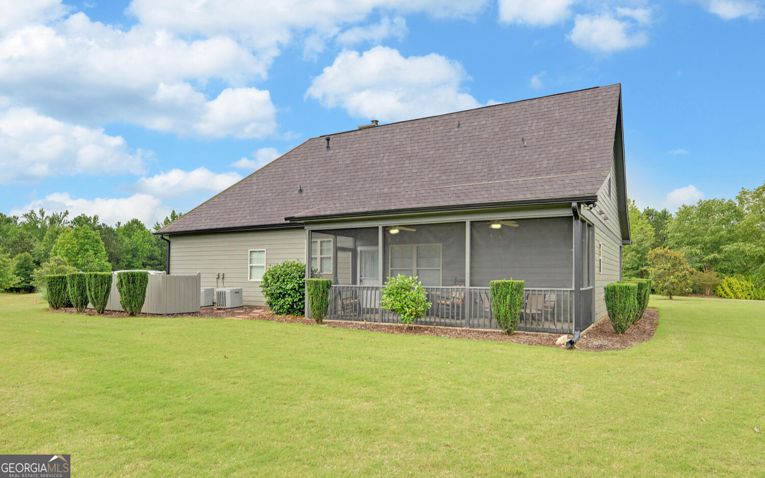 60 Villa Courts Hartwell, GA 30643 - Photo 35 of 47 a front view of a house with garden