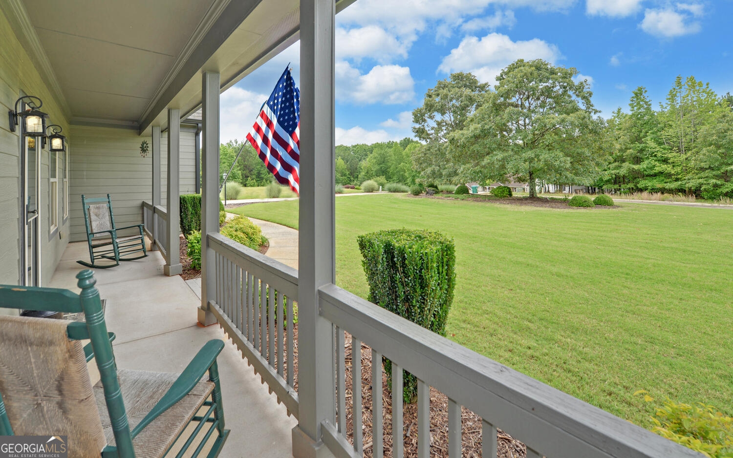 60 Villa Courts Hartwell, GA 30643 - Photo 4 of 47 a view of balcony with two chairs and a table