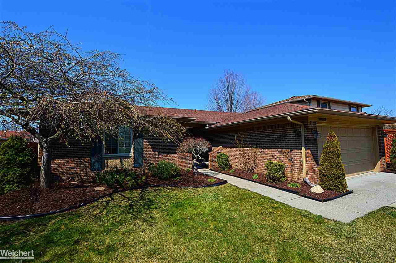 45761 Spagnuolo Road Macomb, MI 48044 - Photo 2 of 48 31288721-1.JPG