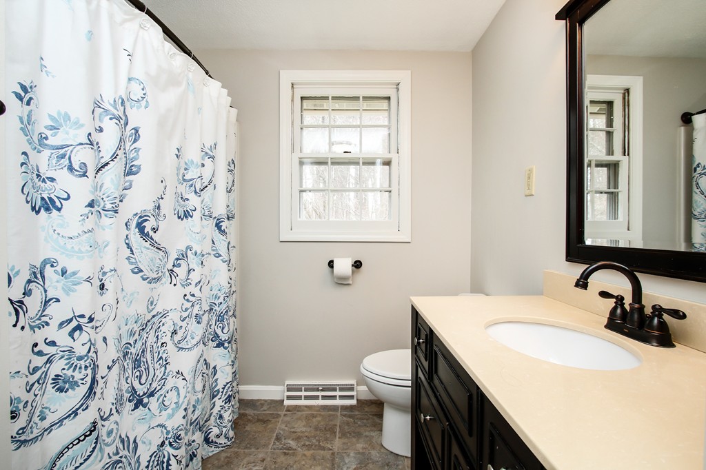 33 Donald Road Burlington, MA 01803 - Photo 13 of 24 Gallery Image 13