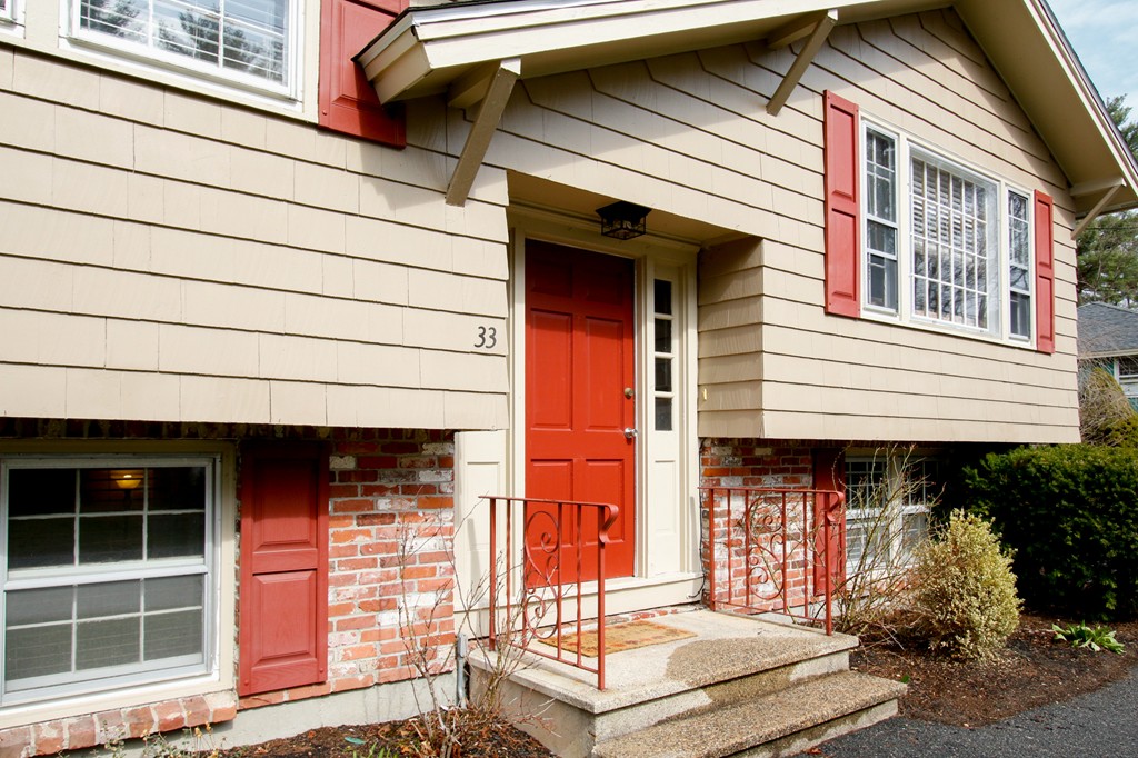 33 Donald Road Burlington, MA 01803 - Photo 3 of 24 Gallery Image 3