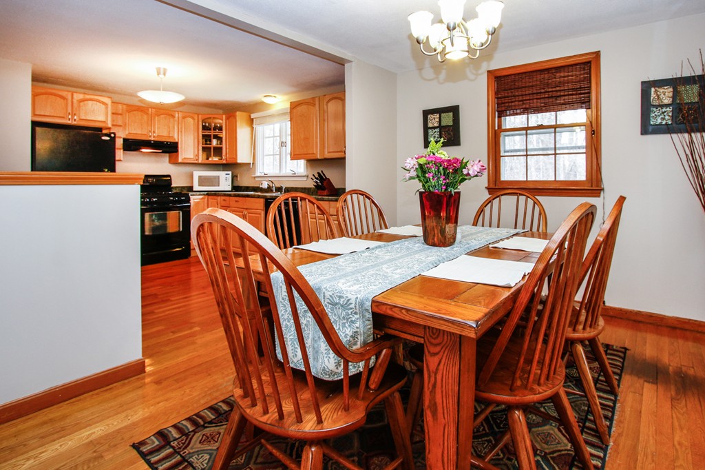 33 Donald Road Burlington, MA 01803 - Photo 7 of 24 Gallery Image 7