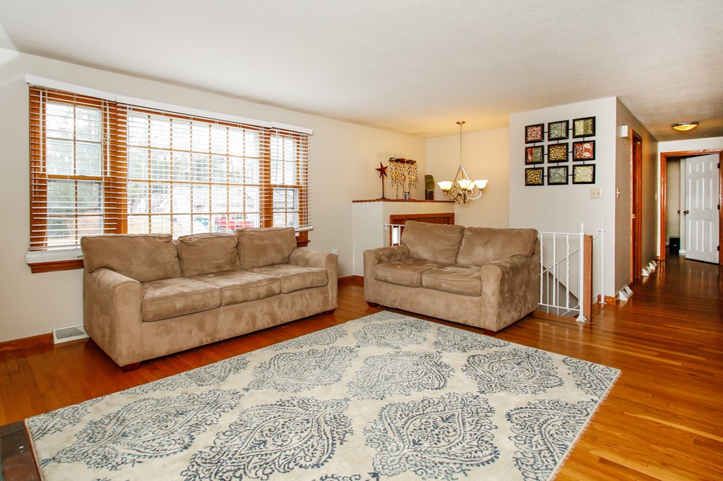 33 Donald Road Burlington, MA 01803 - Photo 9 of 24 Gallery Image 9