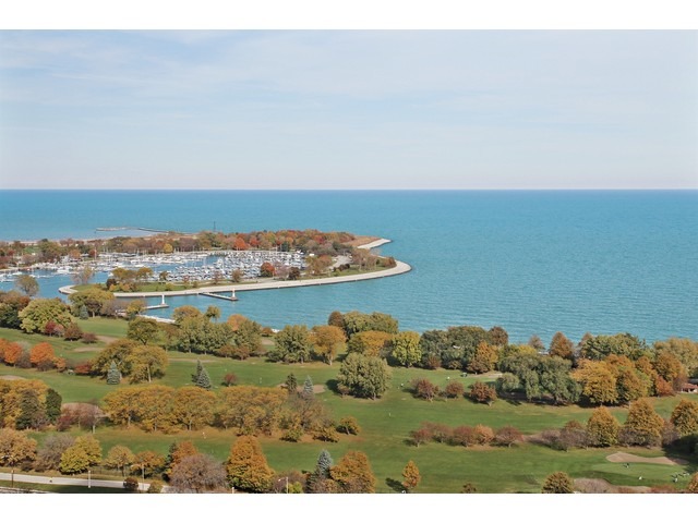 655 West Irving Park Road, Unit 3204 Chicago, IL 60613 - Photo 9 of 11