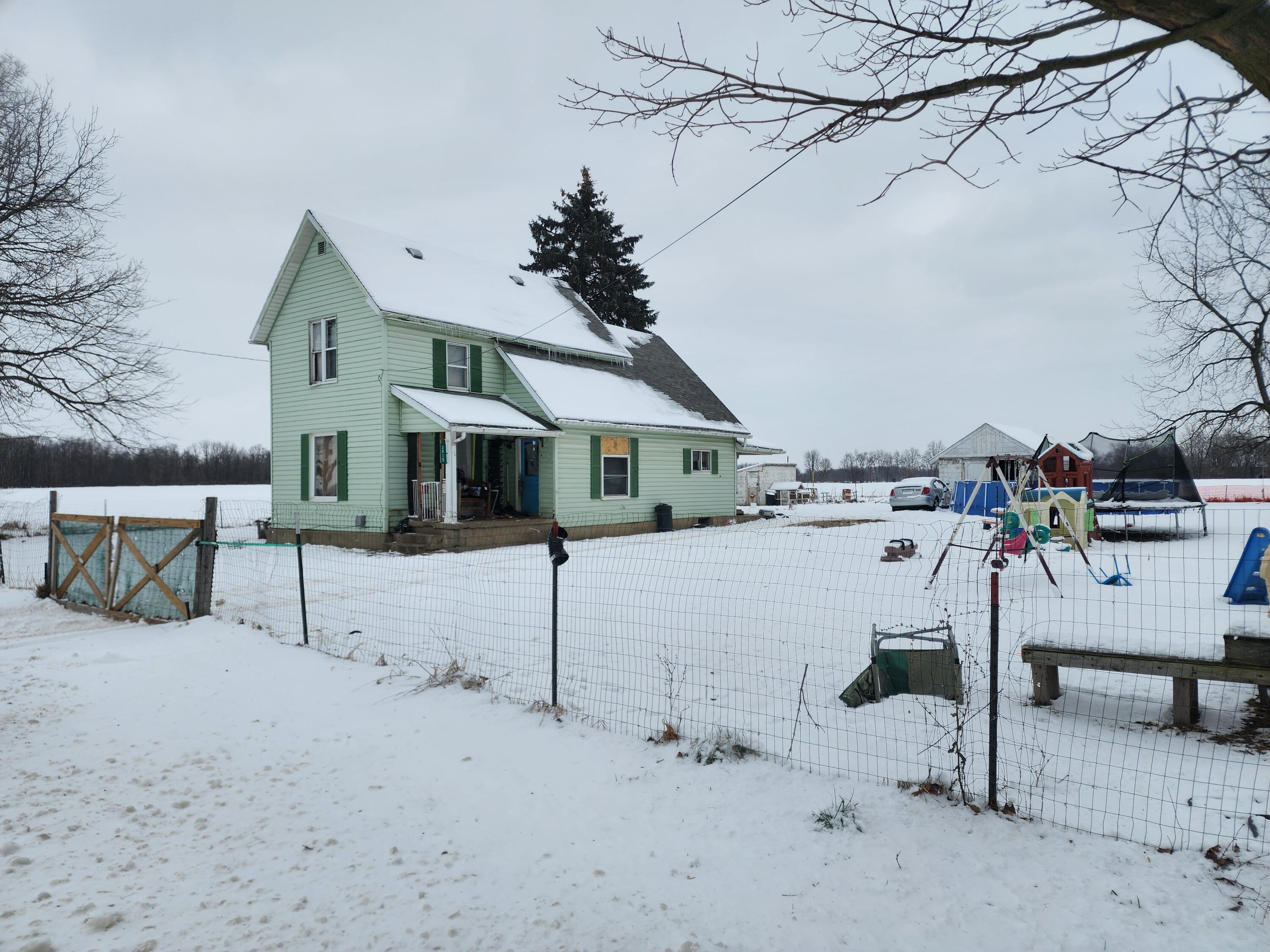 3915 South Ruess Road Owosso, MI 48867 - Photo 2 of 40 20240116_142728