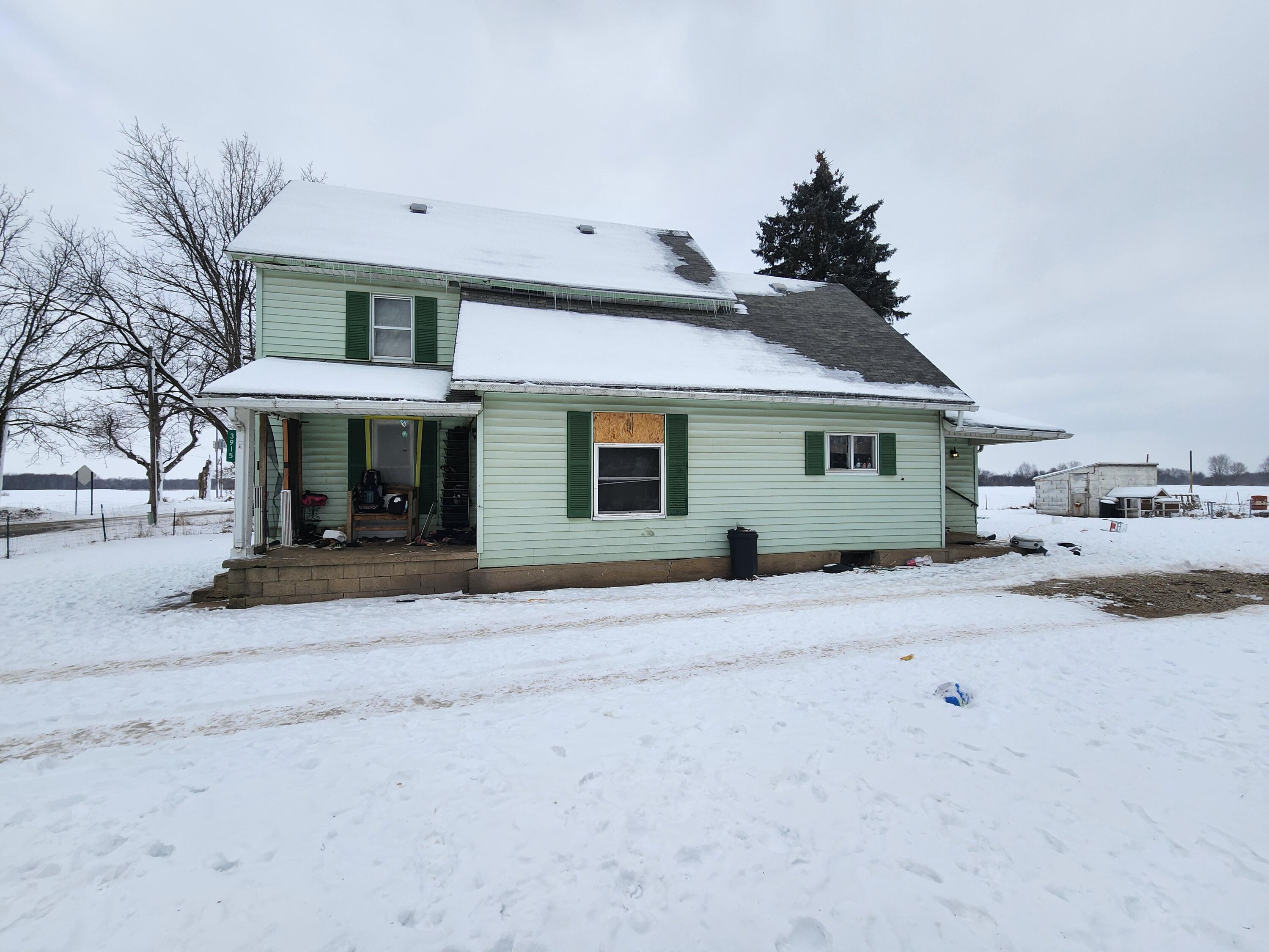 3915 South Ruess Road Owosso, MI 48867 - Photo 3 of 40 20240116_142818