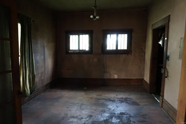 $54,900 | 108 East Warrick Street, Owensville, IN 47665