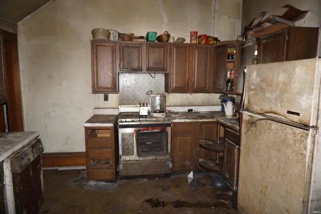 $54,900 | 108 East Warrick Street, Owensville, IN 47665