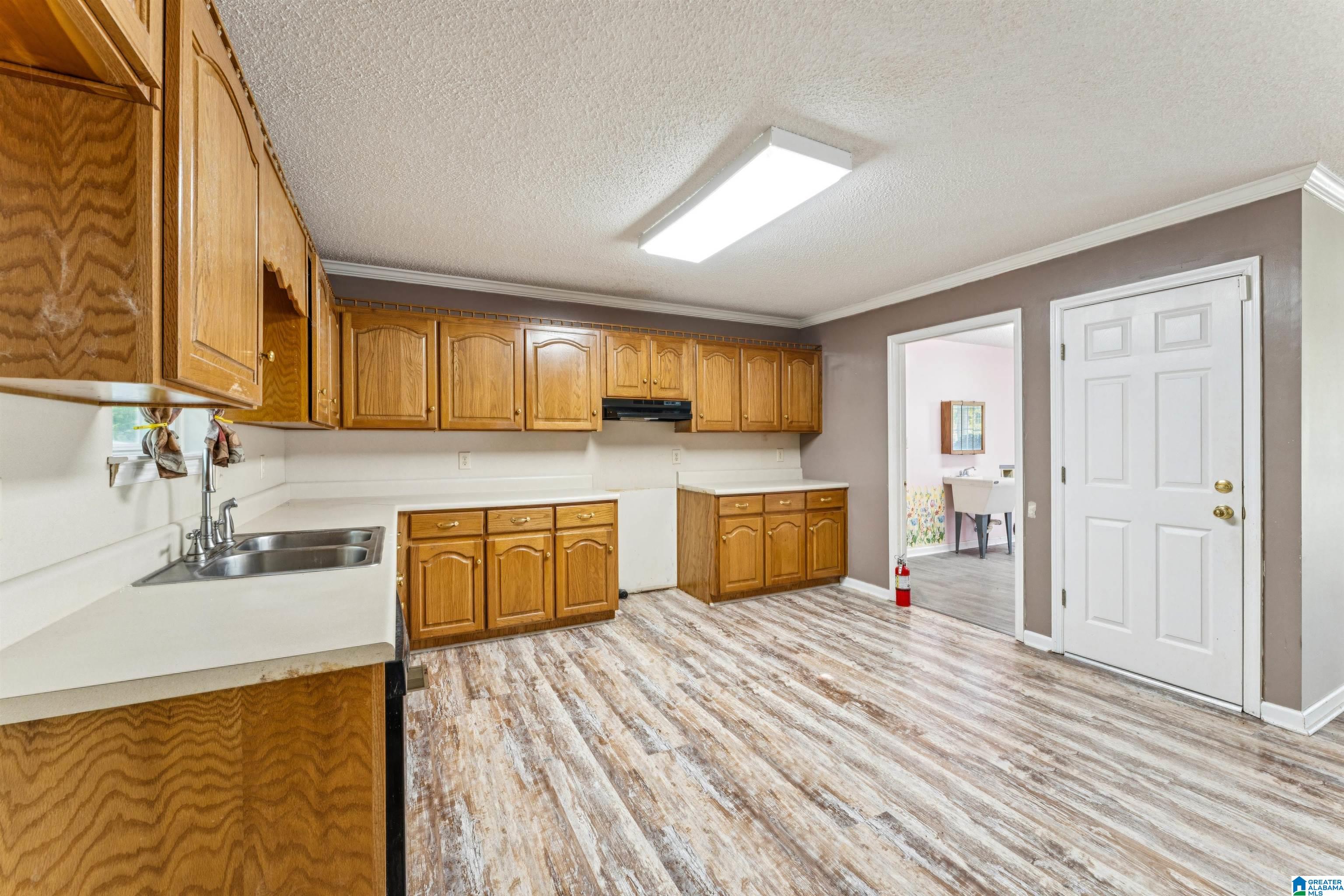 717 Hilltop Road Warrior, AL 35180 - Photo 16 of 33