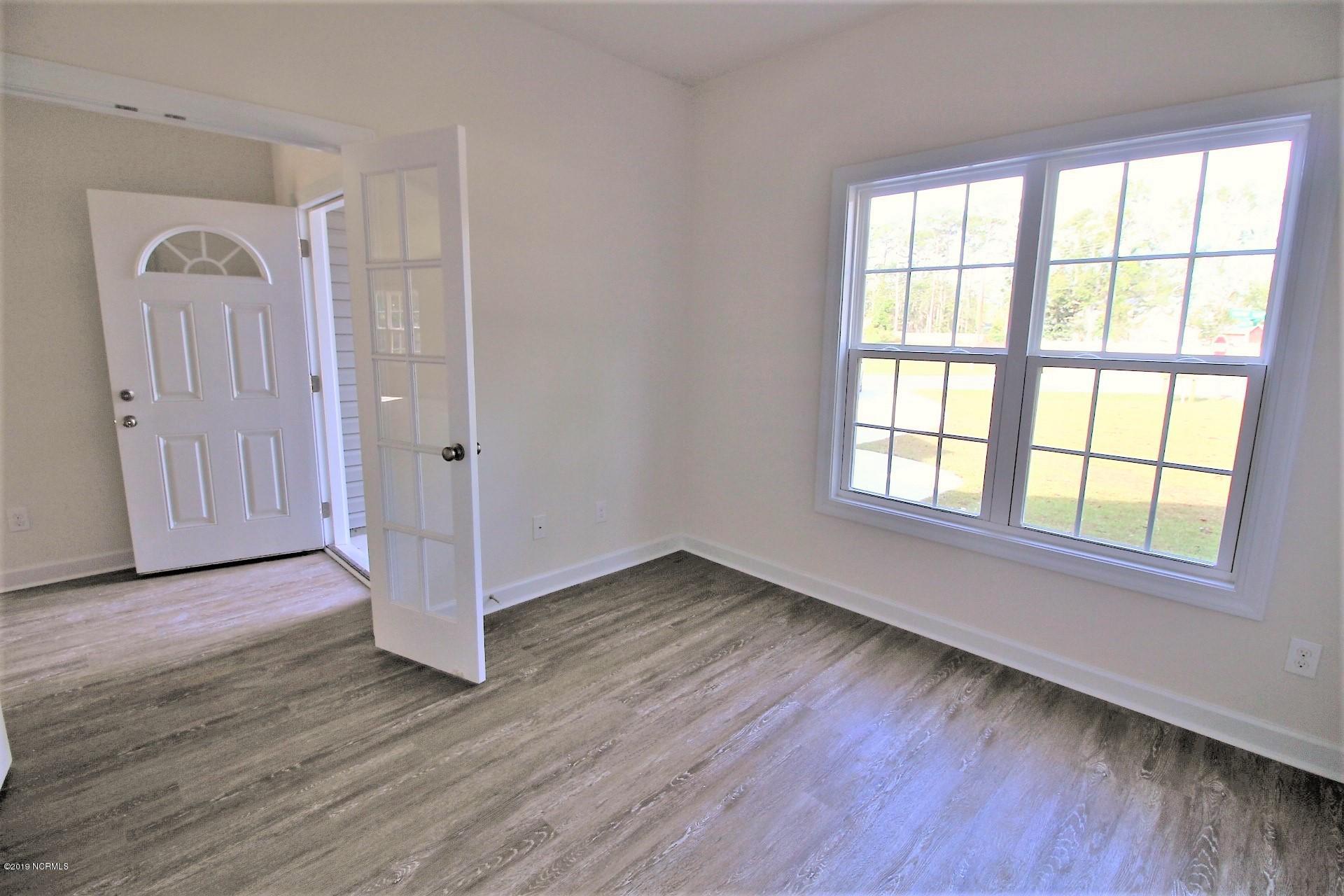 4203 Country Club Road Morehead City, NC 28557 - Photo 9 of 75 IMG_2037