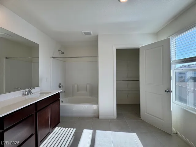 $2,850 | 8109 Minavalle Avenue, Las Vegas, NV 89113