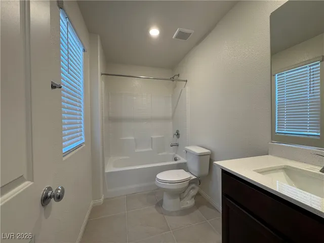 $2,850 | 8109 Minavalle Avenue, Las Vegas, NV 89113